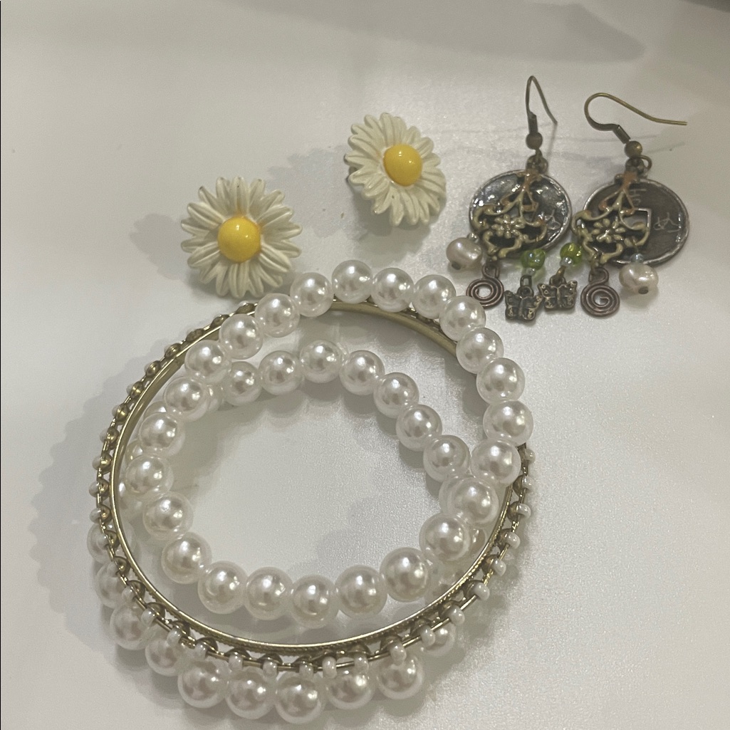Pearl And Floral Earrings Set717